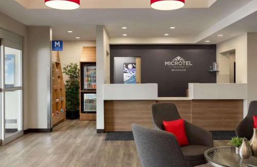 Val-d'Or Hotel | Discover Microtel Inn & Suites Val-d'Or - Pet Friendly Comfort