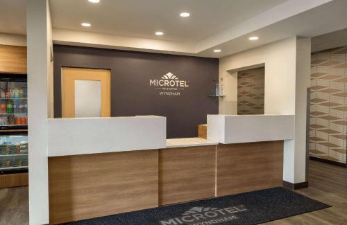 Val-d'Or Hotel | Discover Microtel Inn & Suites Val-d'Or - Pet Friendly Comfort