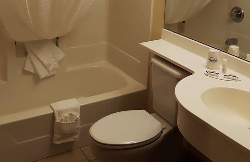 Bellevue Hotel | Comfortable Microtel Inn & Suites with Family-Friendly Amenities