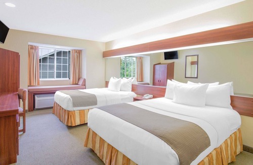 Sutton Hotel | Comfortable Stay at Microtel Inn & Suites Gassaway/Sutton
