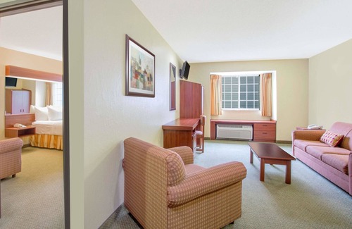 Sutton Hotel | Comfortable Stay at Microtel Inn & Suites Gassaway/Sutton