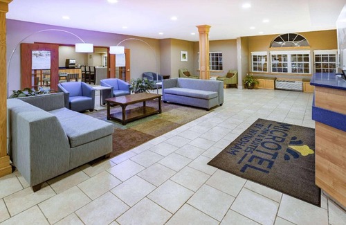 Johnstown Hotel | Discover Microtel Inn & Suites: Family-Friendly Retreat