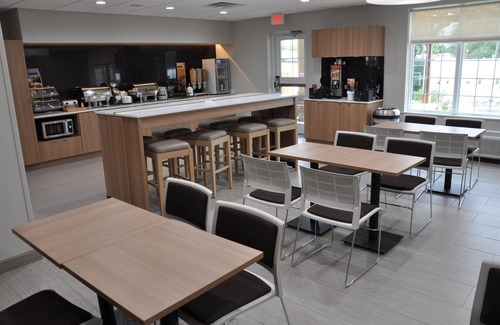 Lubbock Hotel | Relax at Microtel Inn & Suites in Lubbock with Pool