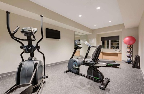 Clarion Hotel | Comfortable Stay at Microtel Inn & Suites by Wyndham Clarion