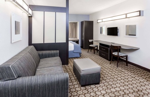 Elkhart Hotel | Comfortable Microtel Inn & Suites Elkhart with Breakfast & More