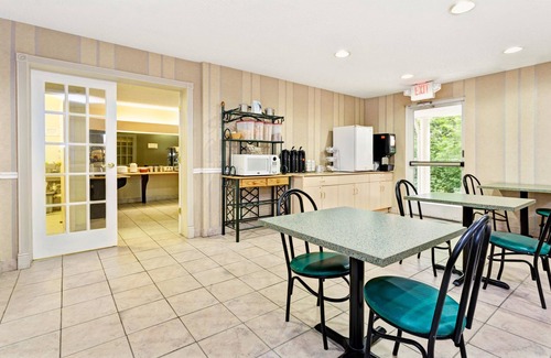 Florence Hotel | Comfortable Microtel Inn & Suites near Cincinnati Airport
