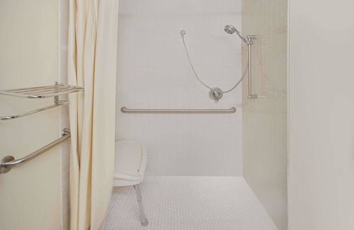 Holland Hotel | Convenient Microtel Inn & Suites by Wyndham Holland Stay