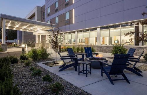 Macedon Hotel | Comfortable Microtel Inn & Suites with Hot Tub & Breakfast