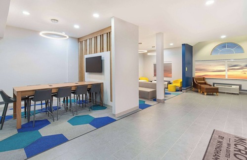 Opelika Hotel | Enjoy Family-Friendly Stays at Microtel Inn & Suites Opelika