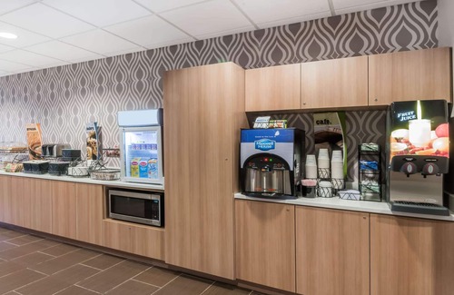 Warsaw Hotel | Discover Microtel Inn & Suites: Eco-Friendly Comfort Awaits