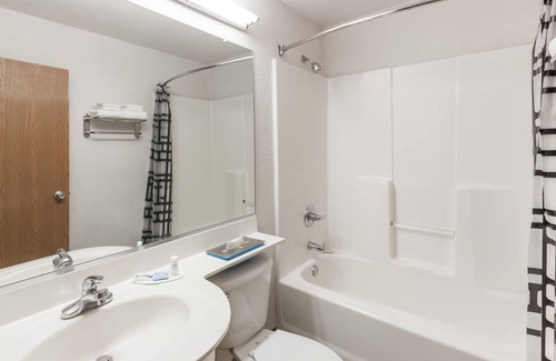 Ardmore Hotel | Convenient Microtel Inn & Suites: Breakfast and Family-Friendly