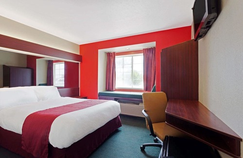 Brandon Hotel | Budget-Friendly Microtel Inn & Suites with Family Amenities