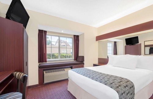 Hamburg Hotel | Comfortable Microtel Inn & Suites in Hamburg with Breakfast