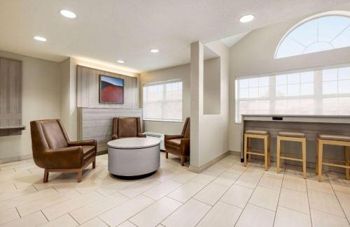 New Ulm Hotel | Comfortable Stay at Microtel Inn & Suites New Ulm