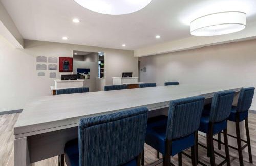 Sunbury Hotel | Convenient Microtel Inn & Suites: Pool, Breakfast & More