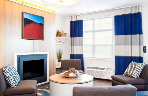 Naples Hotel | Relaxing Stay at Microtel Inn & Suites Vernal/Naples