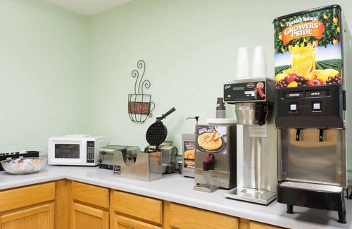 Riverside Hotel | Convenient Microtel Inn & Suites: Family-Friendly Stay