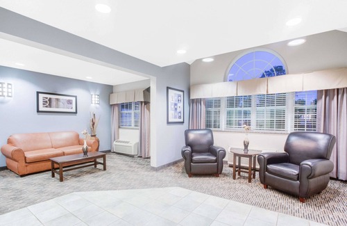 Bath Hotel | Cozy Microtel Inn & Suites by Wyndham Bath with Breakfast