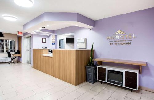 Southern Pines Hotel | Comfortable Stay at Microtel Inn & Suites Southern Pines