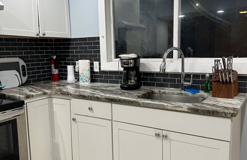 Detroit House | Mid Century Modern 3-bedroom 2-bath house with WiFi, AC, W backyard