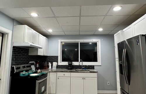 Detroit House | Mid Century Modern 3-bedroom 2-bath house with WiFi, AC, W backyard