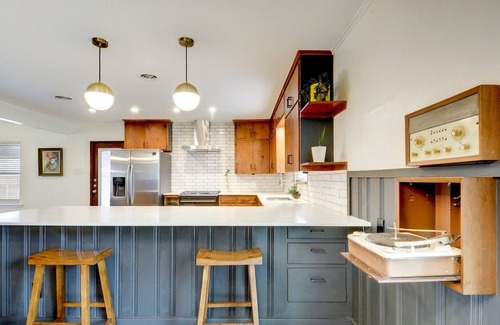 Barton Heights House | Mid-Century 3 bed Zilker Home with huge backyard. Walk Downtown and to the lake!