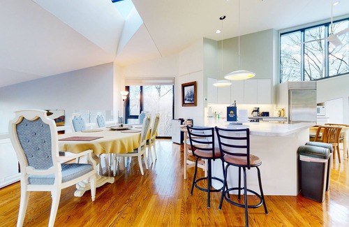 Jackson House | Mid-Century Retreat with Mt. Washington Views & Private Sauna