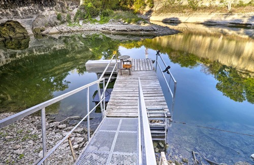 Clifton House | Mid-Century Lake Whitney Home w/ Dock + Yard