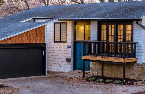 Lenexa House | Exceptional Mid-Century Modern Retreat with Pool & Spa