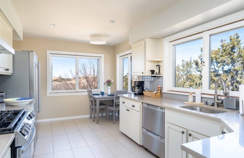 Northeast Santa Fe House | Stylish Mid-century Modern Retreat, Steps from the Plaza