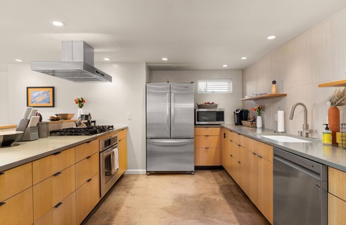 Northeast Santa Fe House | Modern Retreat Minutes from Opera and Plaza – 10/10 Rating