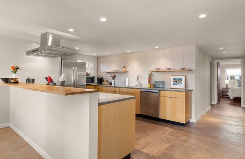 Northeast Santa Fe House | Modern Retreat Minutes from Opera and Plaza – 10/10 Rating