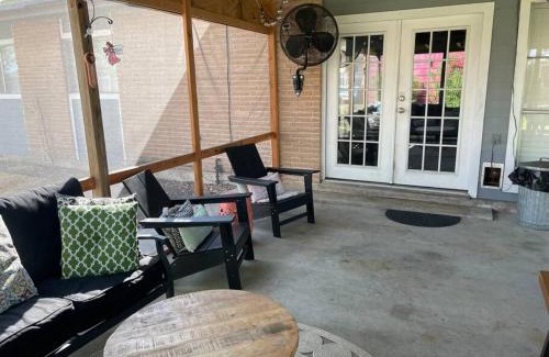 Aransas Pass House | Discover Mid-Century Modern Style at West Coast Whitney