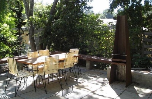 Mill Valley House | Mid-Century Modern Treehouse Retreat with Oceanfront Pool