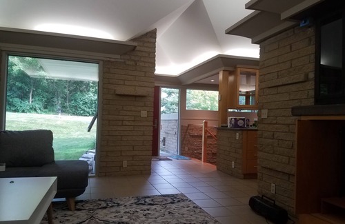 Glendale House | Mid Century Modern House Near National Republican Convention