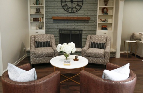 Abilene House | Mid-Century Restored, conveniently located
