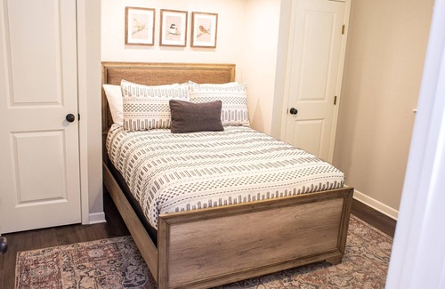 Abilene House | Mid-Century Restored, conveniently located