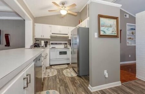 Winston - Salem House | Discover the Mid-Century Triad Gem with Kitchen Access