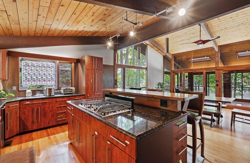 Lake of the Woods House | Relaxing Lakefront Oasis with Child-Friendly Amenities