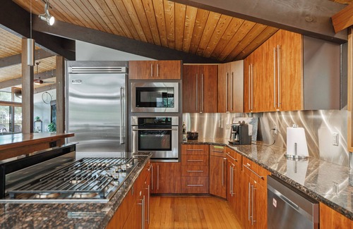 Lake of the Woods House | Relaxing Lakefront Oasis with Child-Friendly Amenities