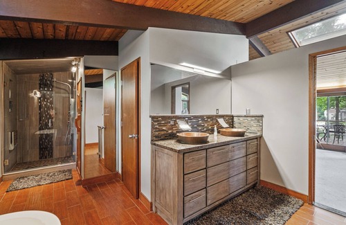 Lake of the Woods House | Relaxing Lakefront Oasis with Child-Friendly Amenities