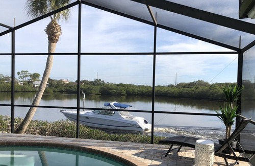 Sorrento Shores House | Mid-century Waterfront Home with heated pool