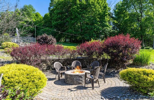 Newburgh House | Explore Mid-Hudson Estate: Pet Friendly with Ocean Views
