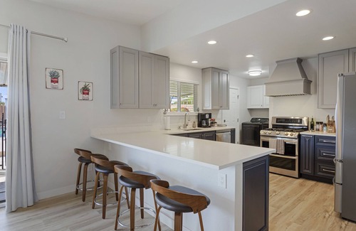 Tempe House | Mid Mod Tempe: Heated Pool & Prime Scottsdale Location