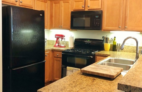 Truckee Condo | Ideal Mid-Term Rental with Pool and Pet-Friendly Amenities