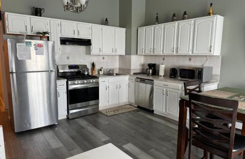 Union City Apartment | Prime 4 BR Near NYC with Wheelchair Access & Family Amenities