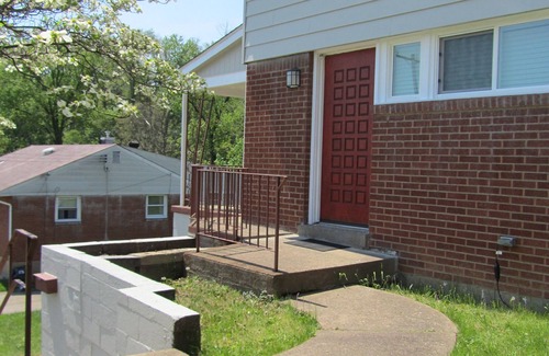 Level Green House | Renovated Home with Kitchen and Breakfast, Rated 9.4/10