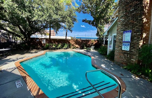 Astrodome House | MidCentury Modern Longterm Med Center Pool WD