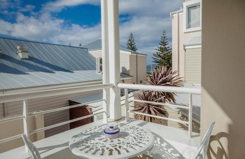 Middleton Beach House | Beachfront Bliss at Midd's - Family-Friendly Retreat