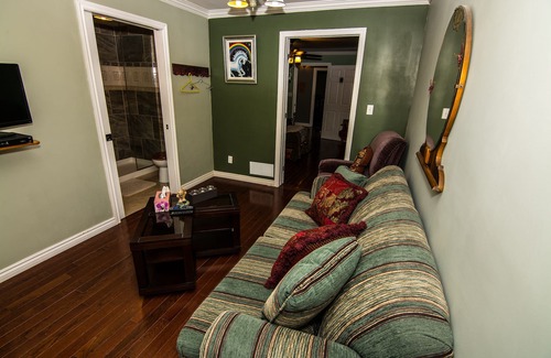 Merrickville-Wolford House | Middelshire: Premier 10-Bedroom Retreat in Eastern Ontario